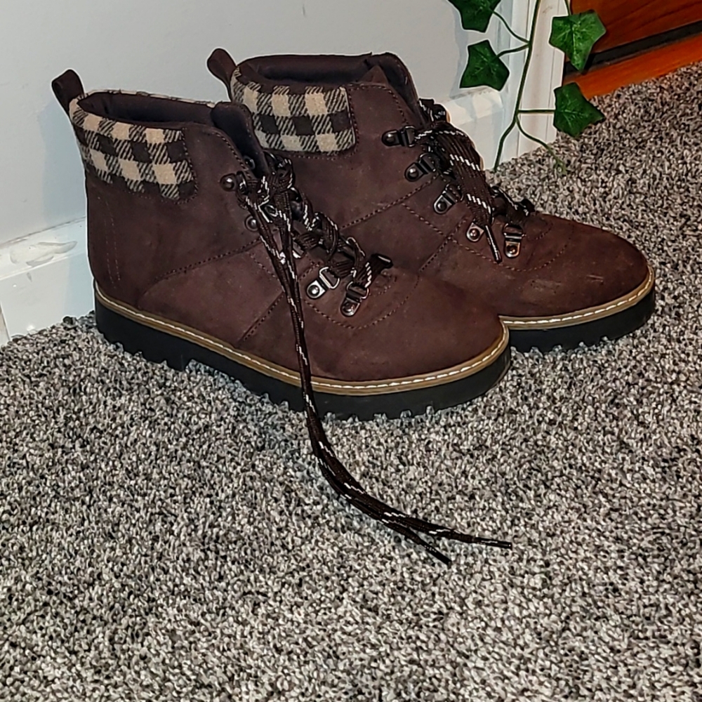 7 1/2 ankle boots, Cliffs: White Mountain